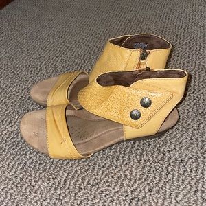 Rockport sandals